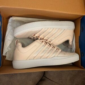 Women K-Swiss Casual Shoes size 8